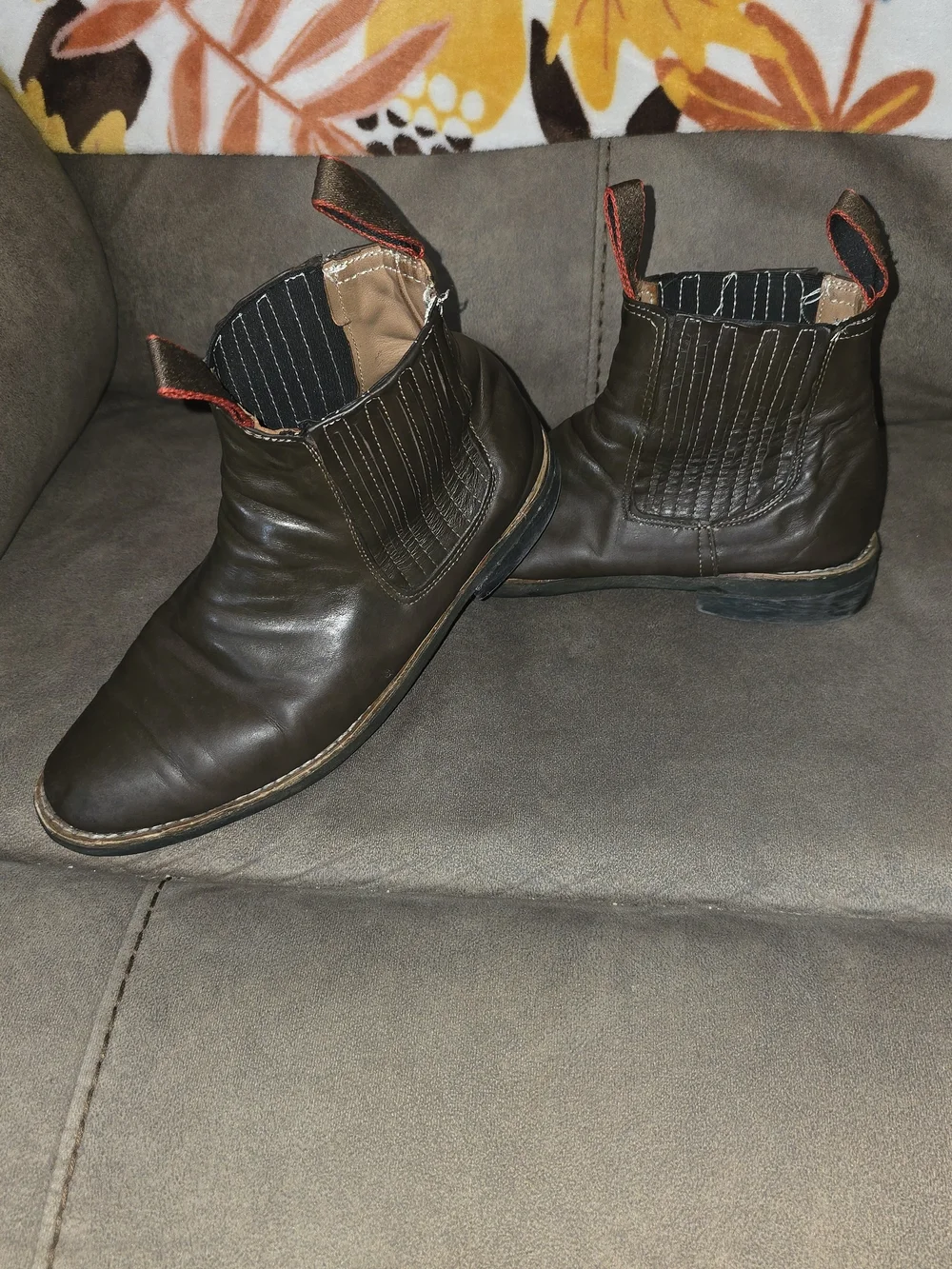Authentic Mexican made Men's Brown Leather Chukka Boots with Elastic Side Panels